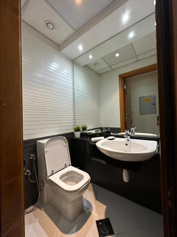 Step Into Serenity - Discover Modern Living In 1Br Apartment With Panoramic Views In Dubai Marina Near Jbr Walk, Beach And Bla Bla Club 外观 照片